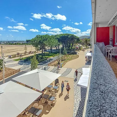 2 Bedroom Awesome In Apartment Royan