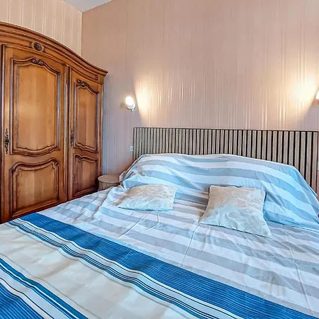 Apartment 2 Bedroom Awesome In