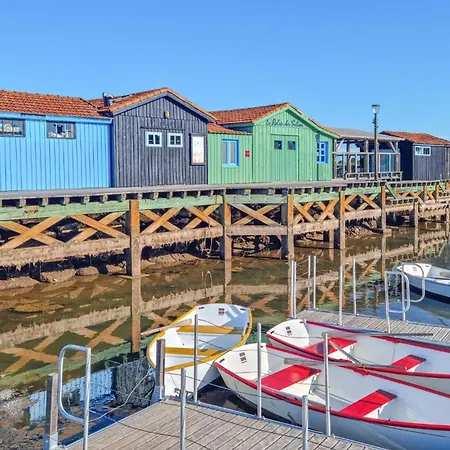 2 Bedroom Awesome In Royan